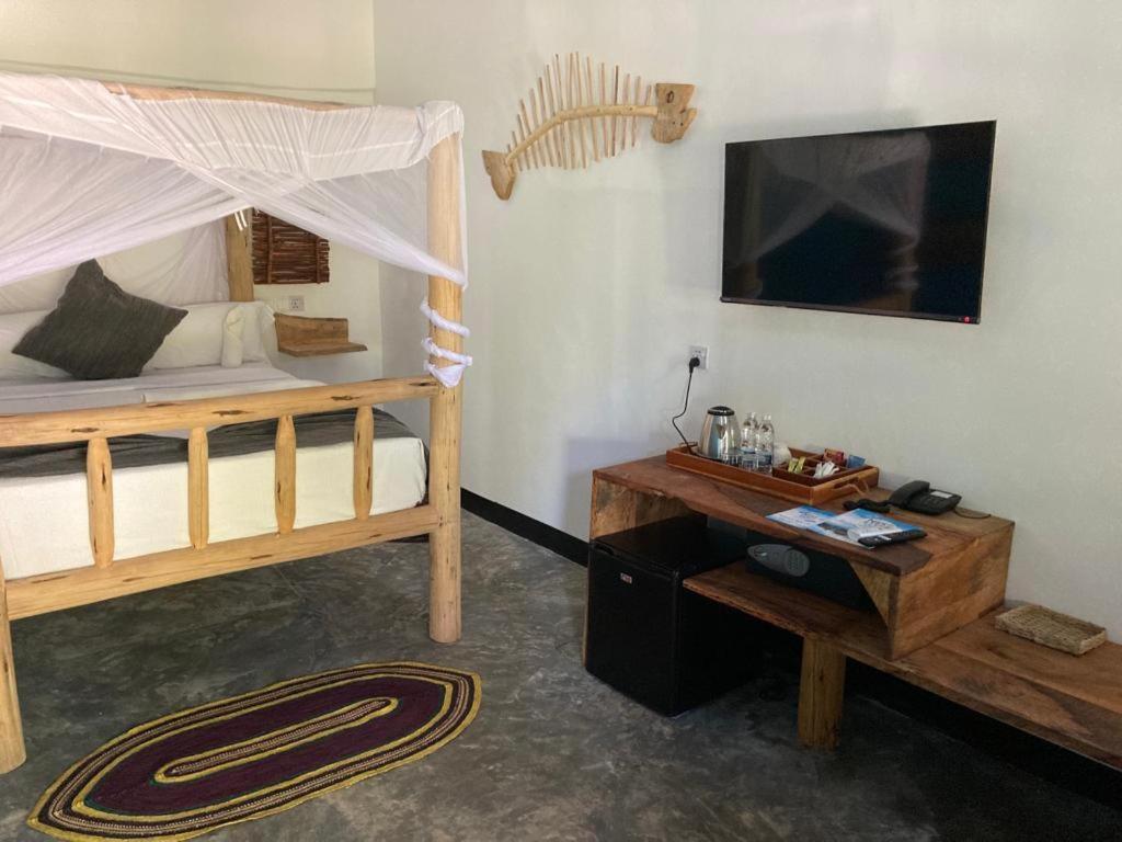 Nest Style Beach Hotel Zanzibar Makunduchi Bagian luar foto