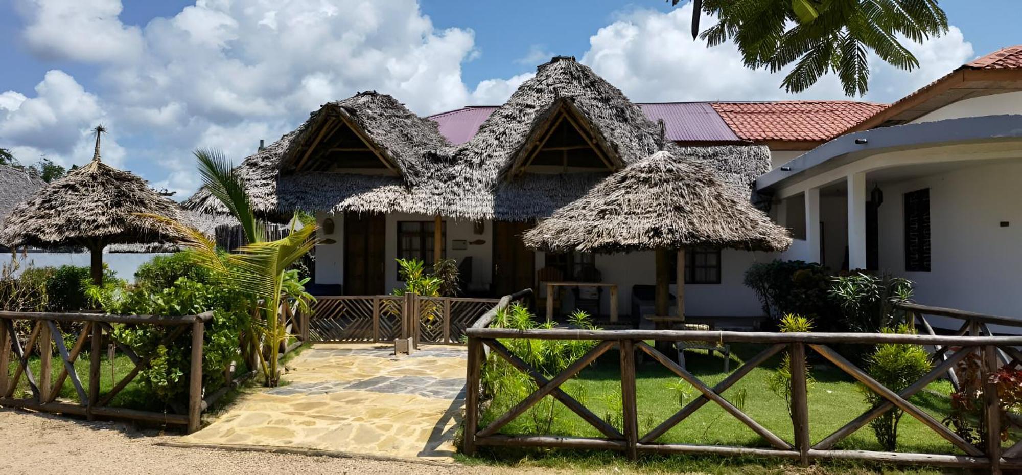 Nest Style Beach Hotel Zanzibar Makunduchi Bagian luar foto