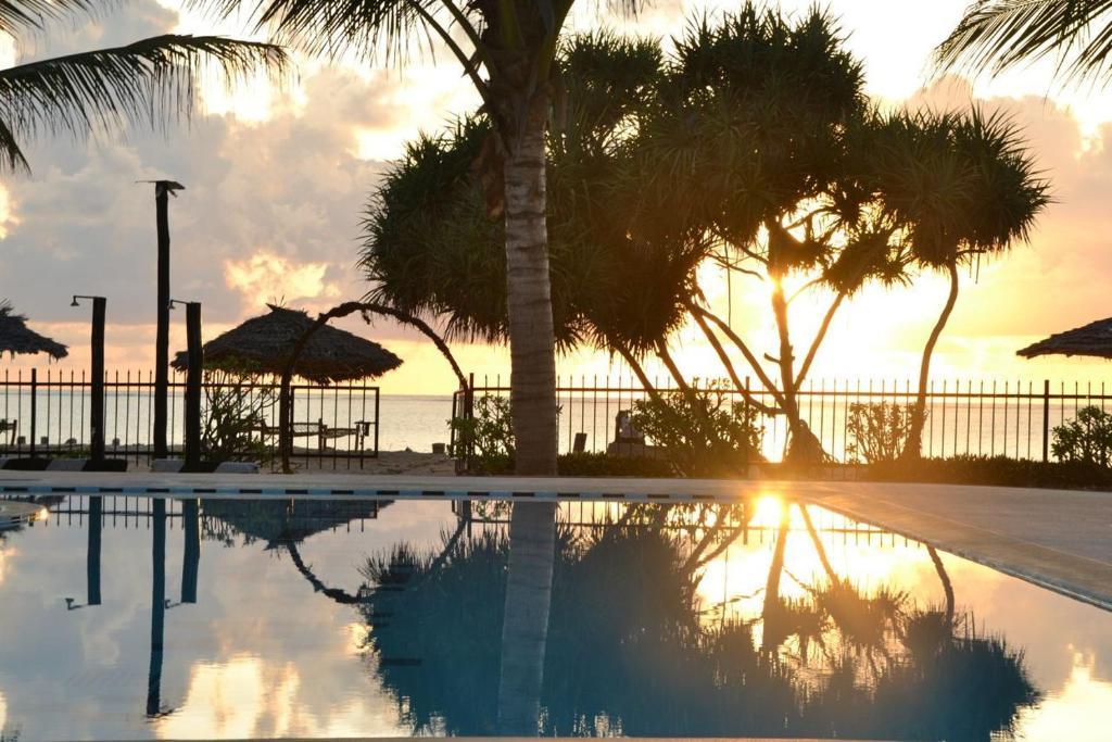 Nest Style Beach Hotel Zanzibar Makunduchi Bagian luar foto