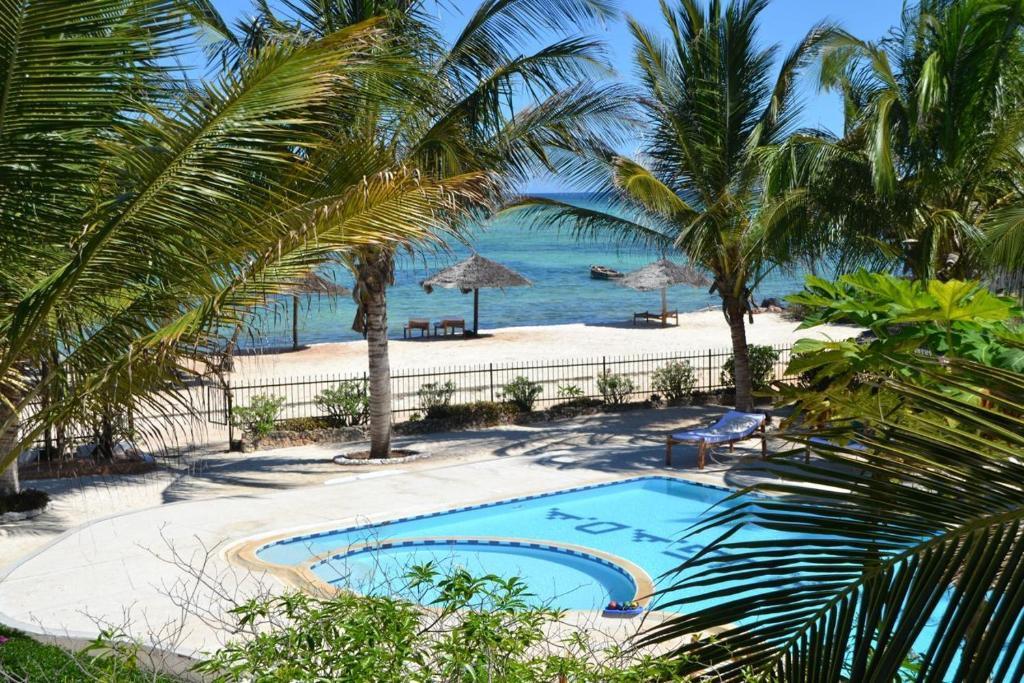 Nest Style Beach Hotel Zanzibar Makunduchi Bagian luar foto